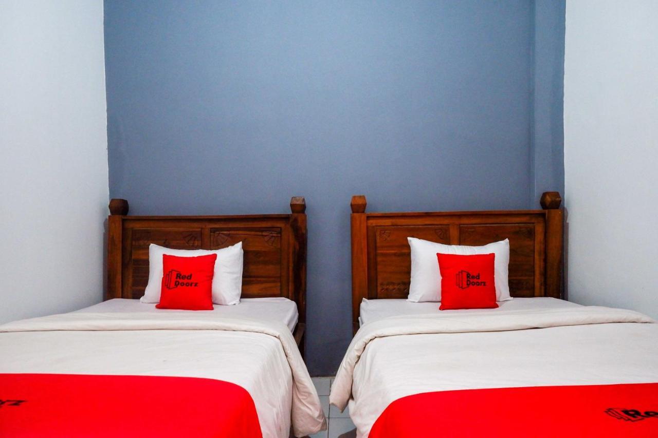 Hotel Reddoorz At Pakuncen Malioboro Yogyakarta Extérieur photo