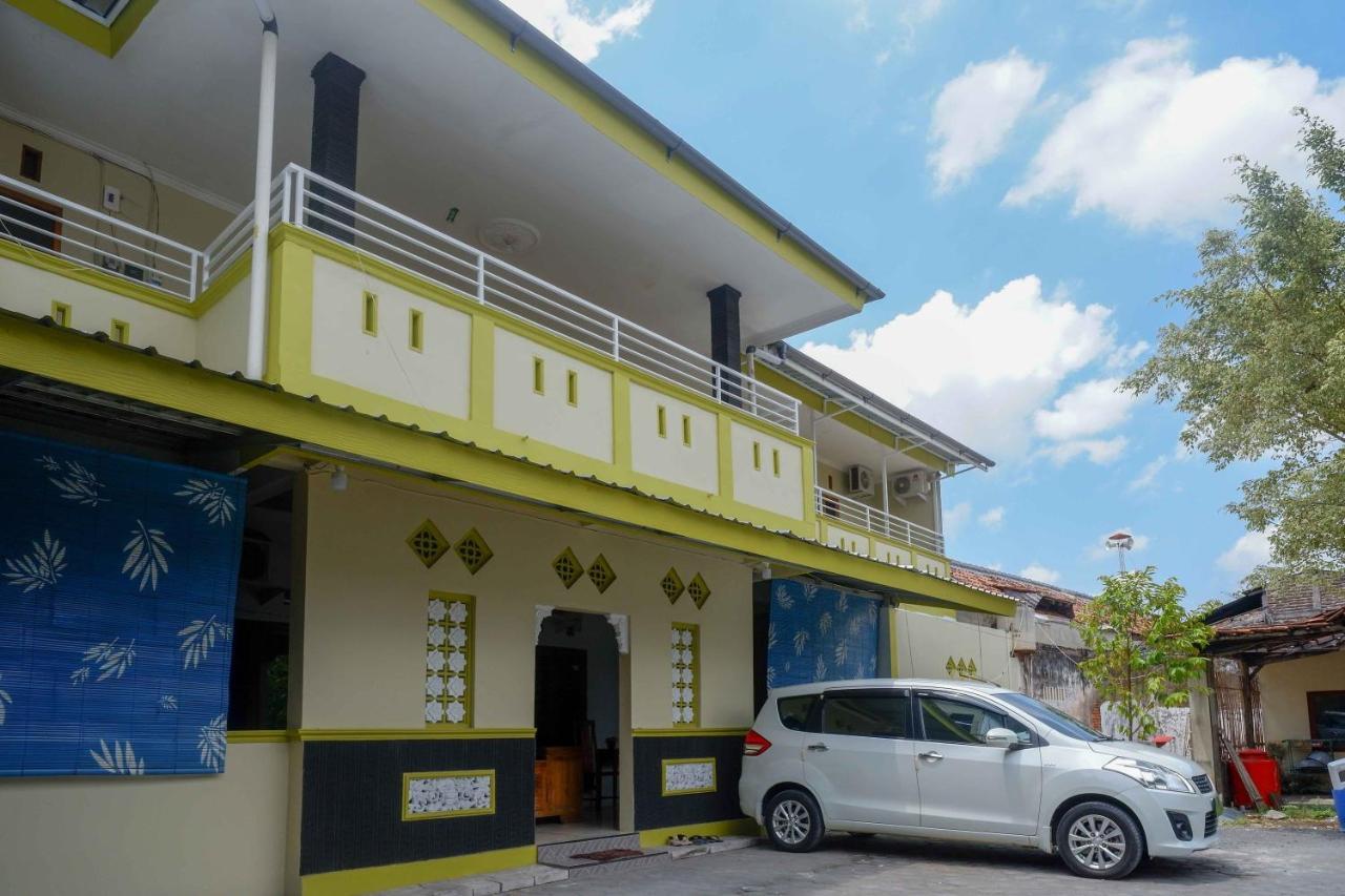 Hotel Reddoorz At Pakuncen Malioboro Yogyakarta Extérieur photo